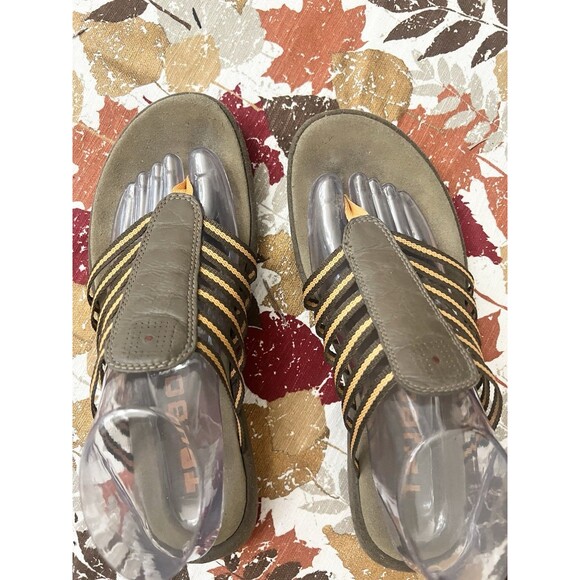 Tsubo Brown Slip On Flip Flop Sandals Size 9 Toe Thong Slip on Comfort Leather - Picture 4 of 8